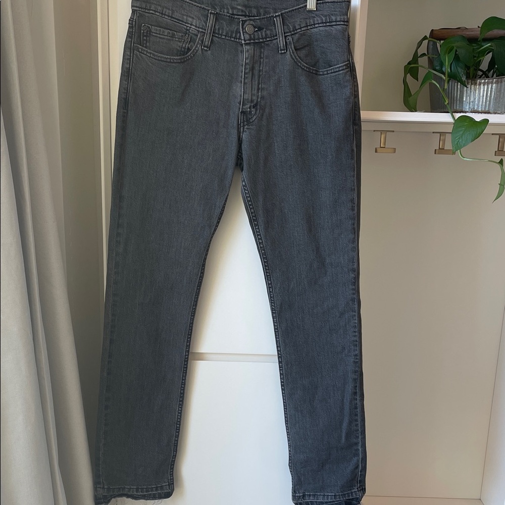 Levi’s 511 5 pkt jeans w/zip fly. Size 32x32.Hems were opened-reSEW, like new!
